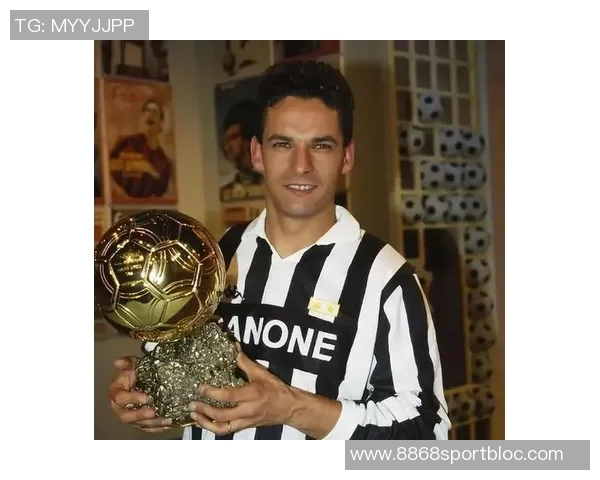 梅西课间专注踢球不理铃声老师提醒他马拉多纳独一无二